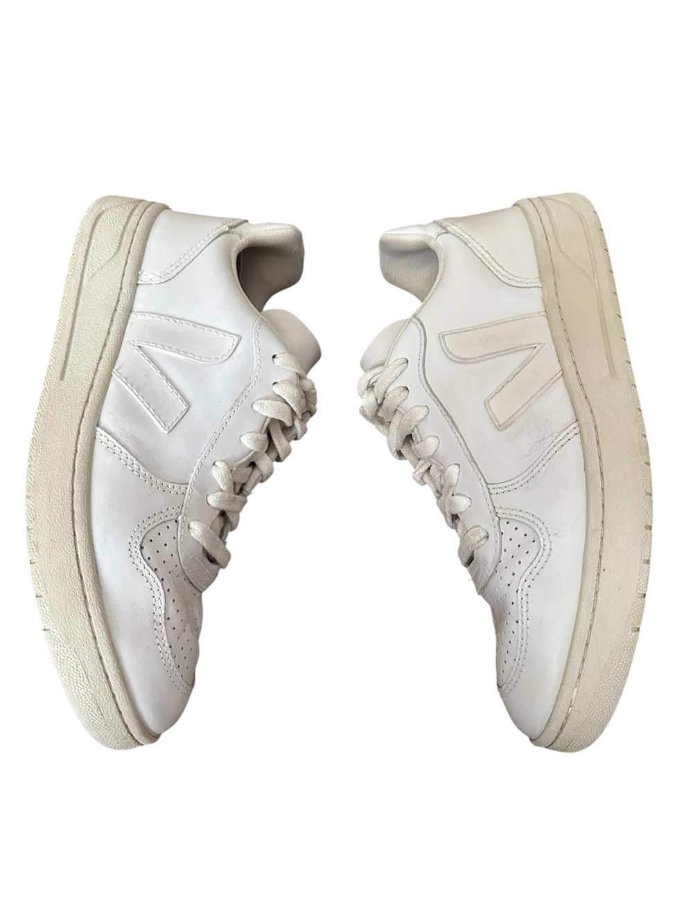 Veja V-10 White Leather Low Top Sneakers
Sustainable Shoes Size 7 - Picture 4 of 16